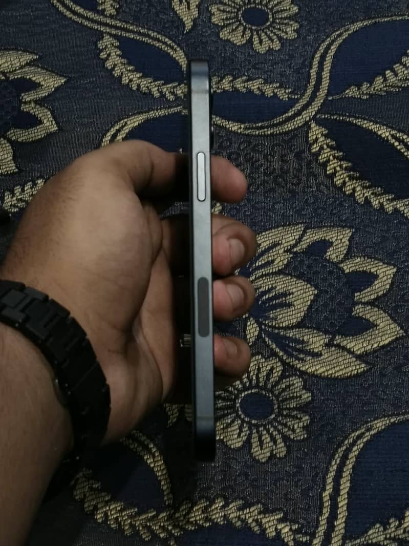Apple iPhone 12 7