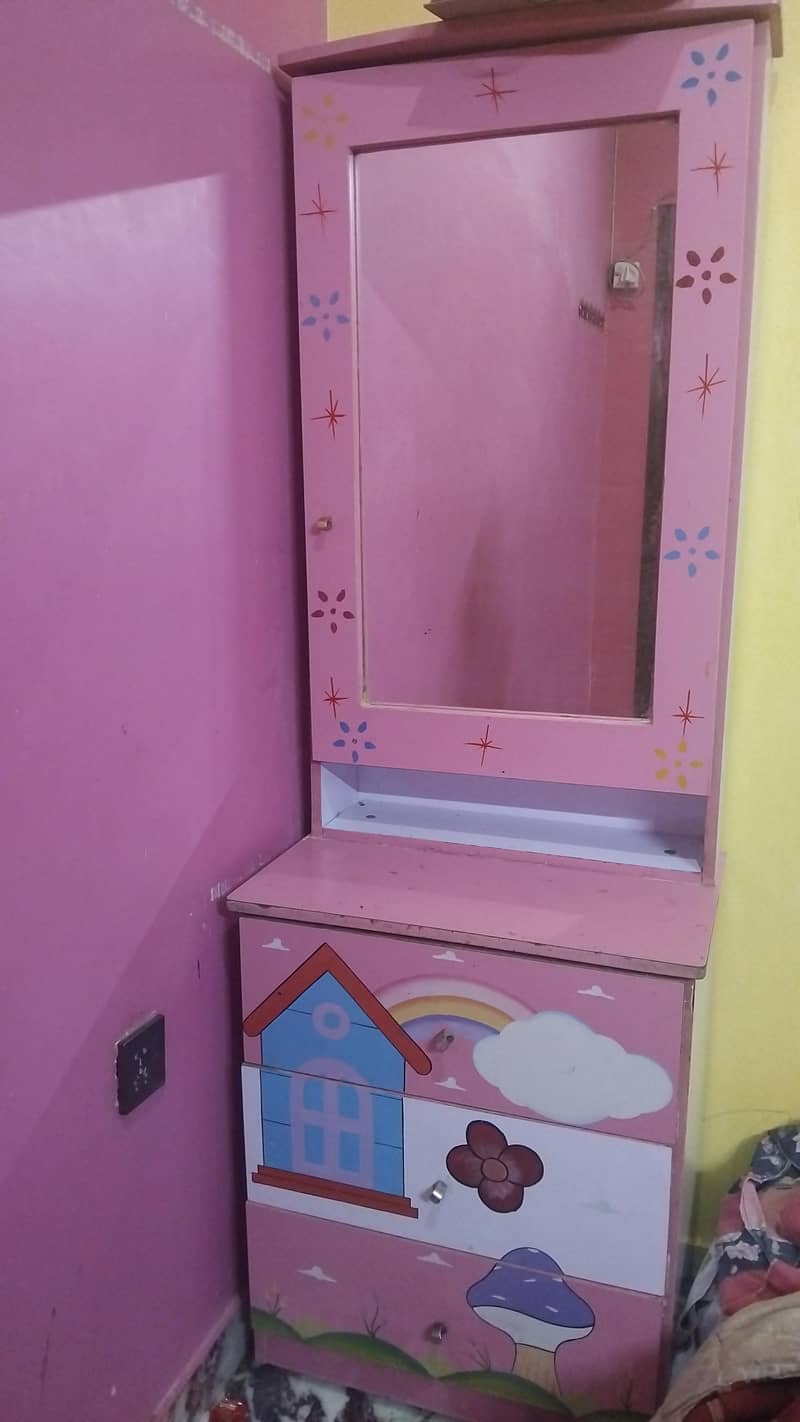 dressing table 0