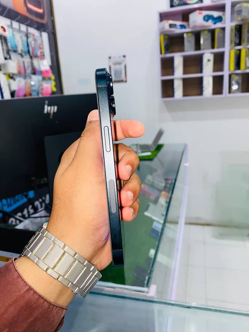 Apple iPhone 14 1
