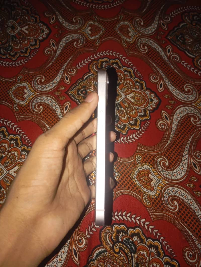 Apple iPhone 13 3