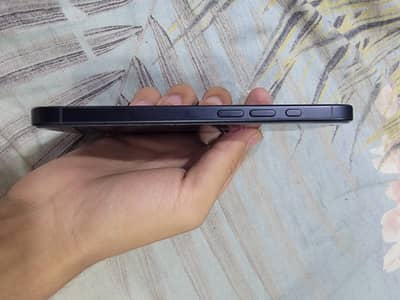 Apple iPhone 16 jv