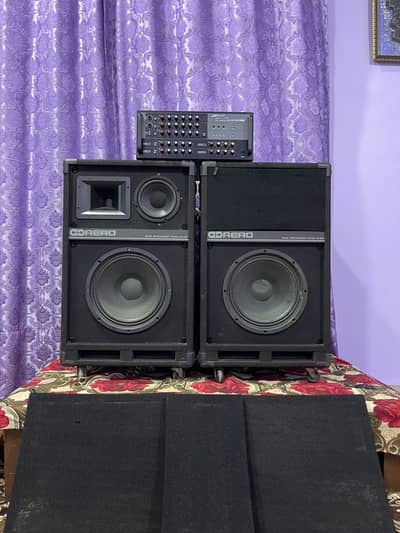 Speakers with 1 amplified