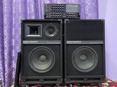 Speakers with 1 amplified