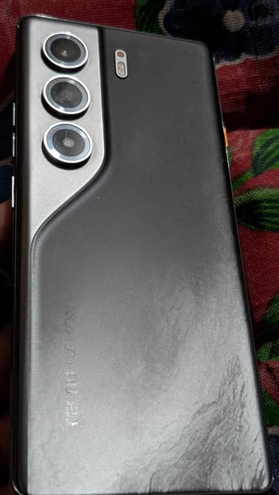 Tecno CAMON 40 Pro