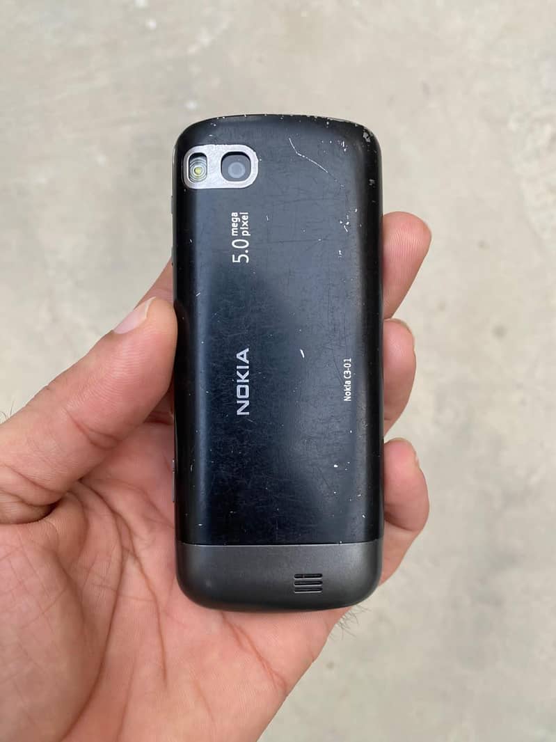 Nokia C3-01 1