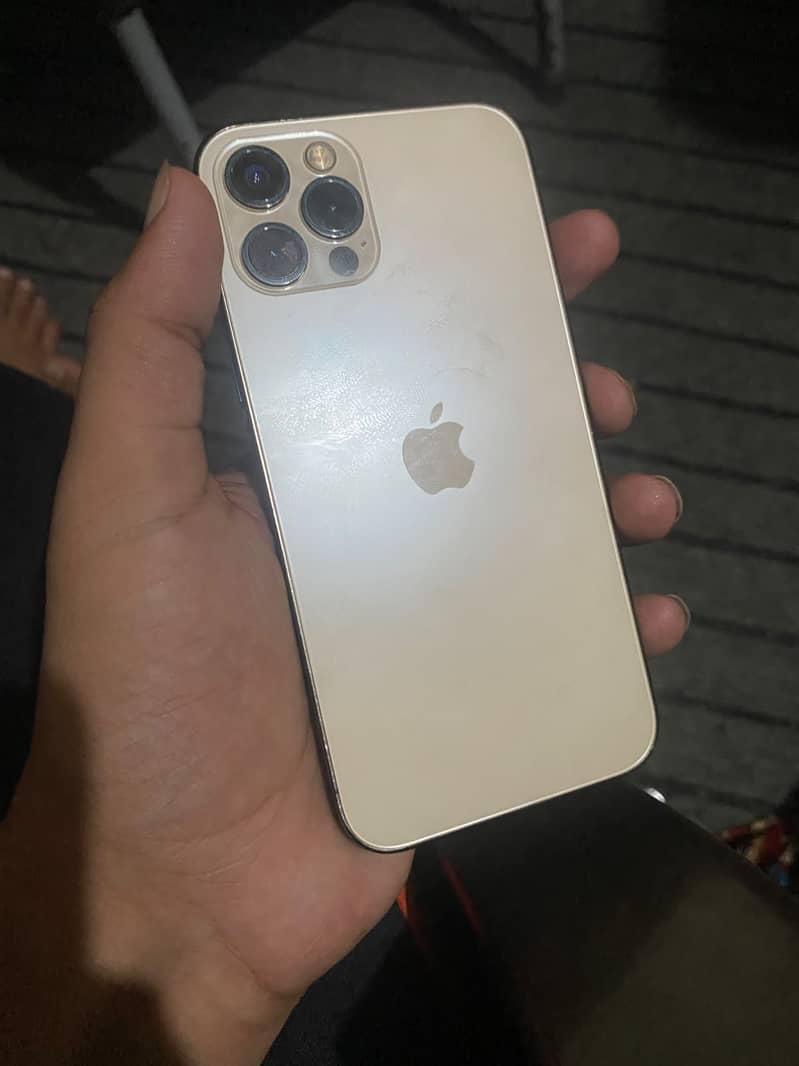 Apple iPhone 12 pro 4
