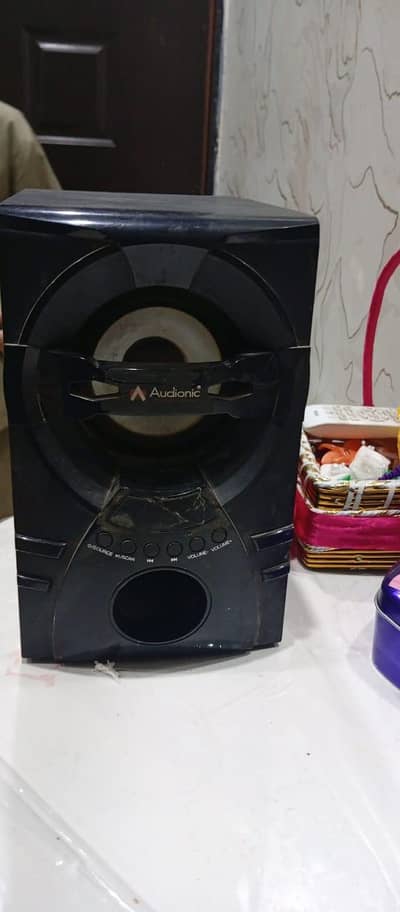Audionic Speaker deck