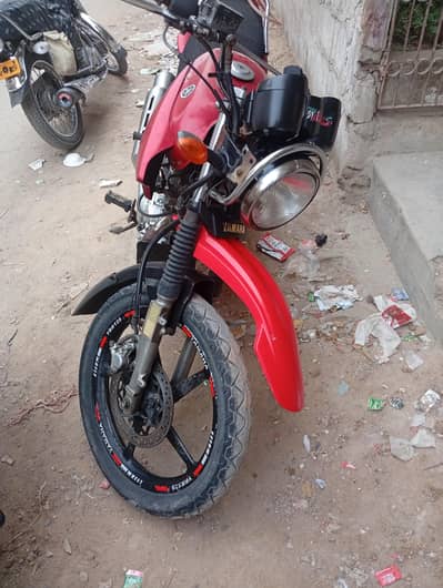 YBR. 125 self start model. 2015
