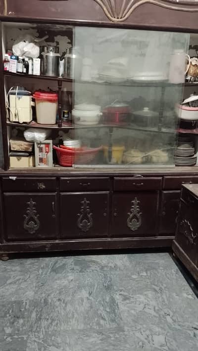 Crockery wardrobe