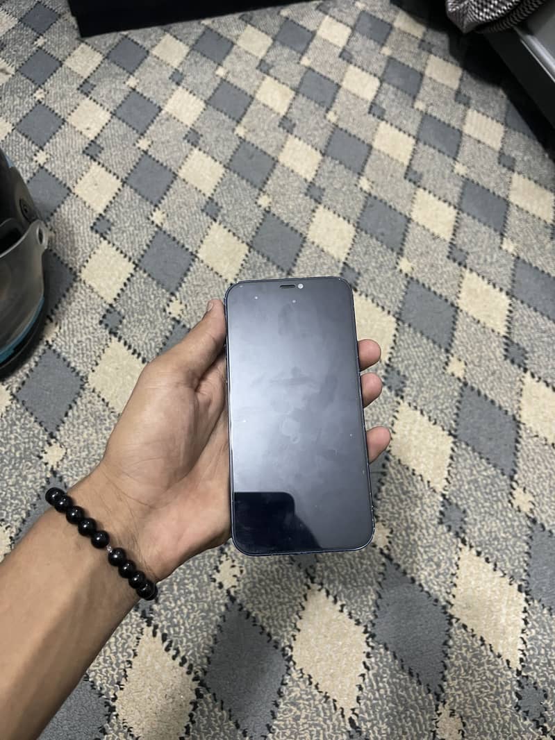 Apple iPhone 12 1