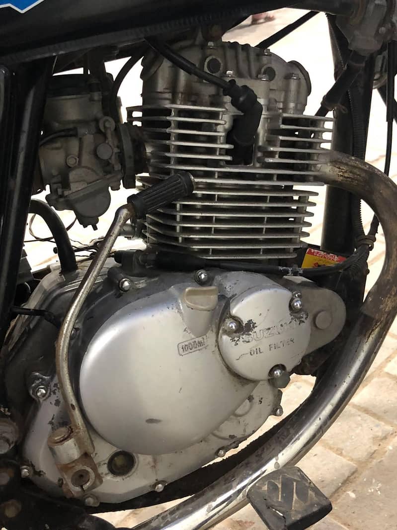 SUZUKI GS 150 2