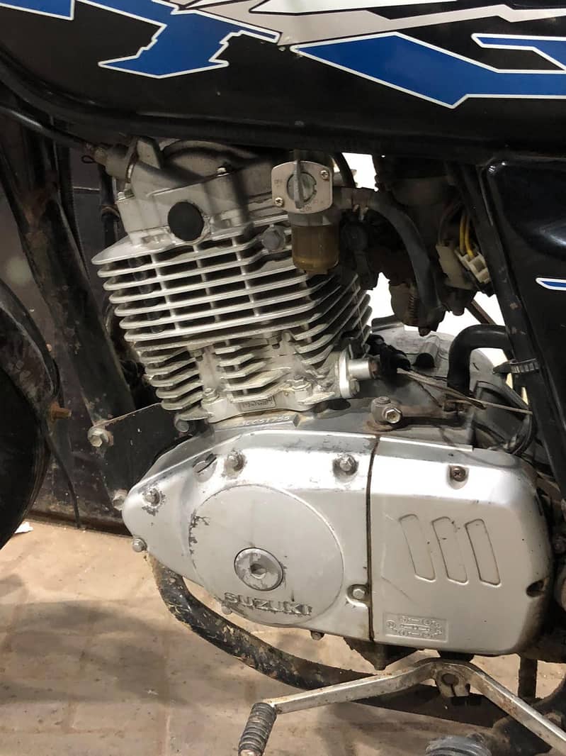 SUZUKI GS 150 3