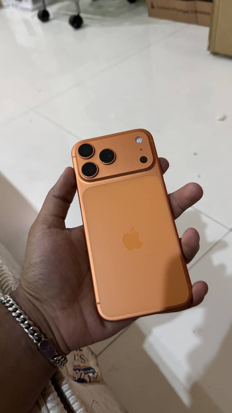 Apple iPhone 17 Pro Max 0