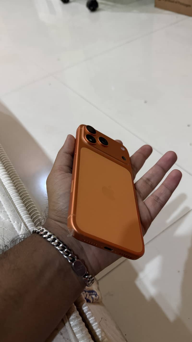 Apple iPhone 17 Pro Max 1
