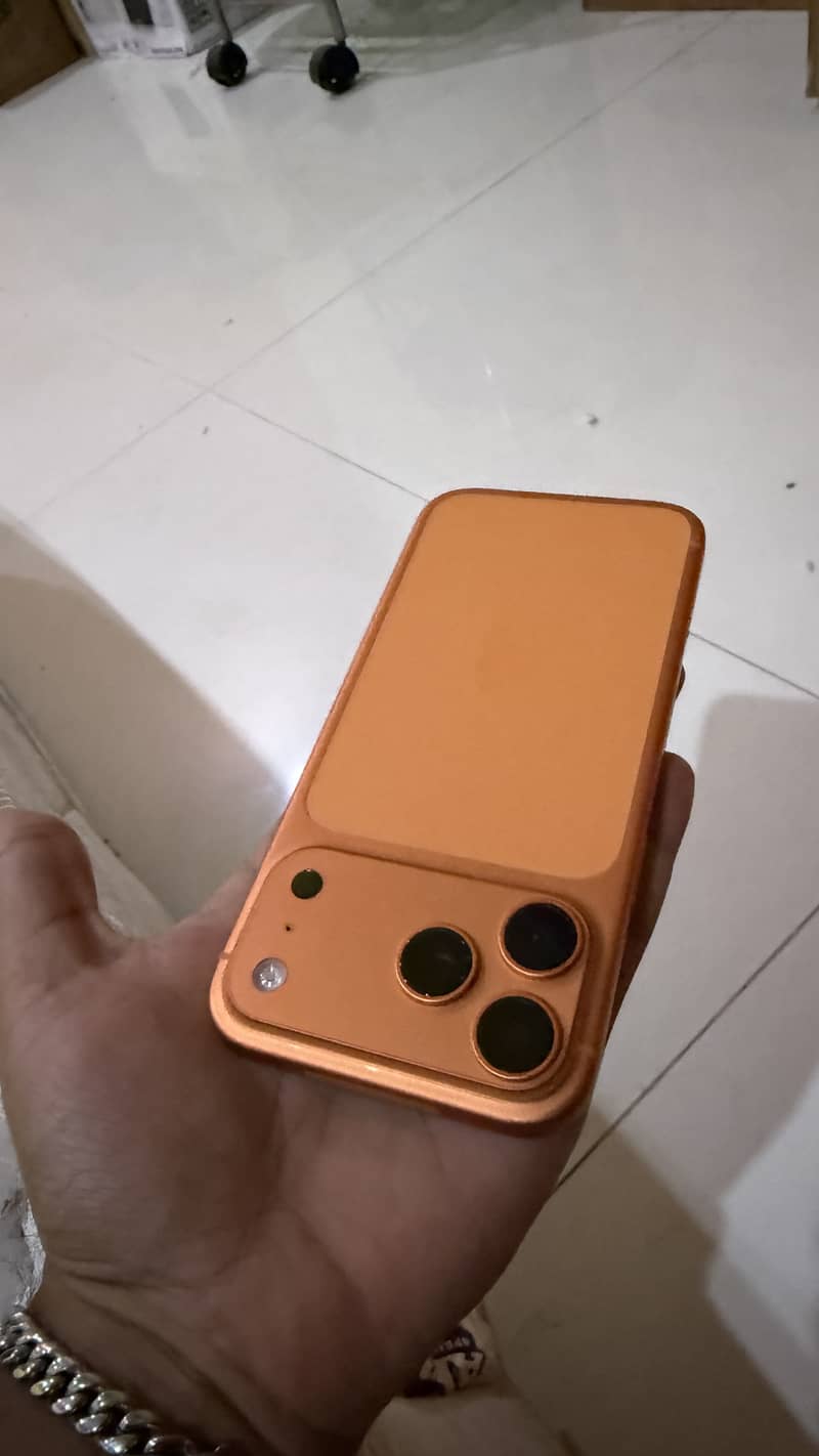 Apple iPhone 17 Pro Max 2