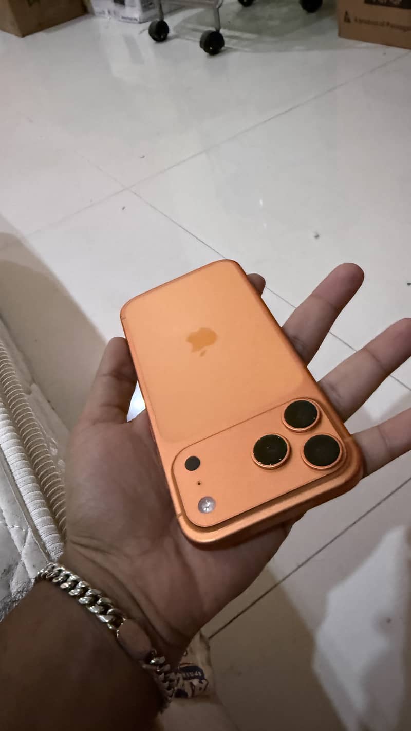 Apple iPhone 17 Pro Max 3