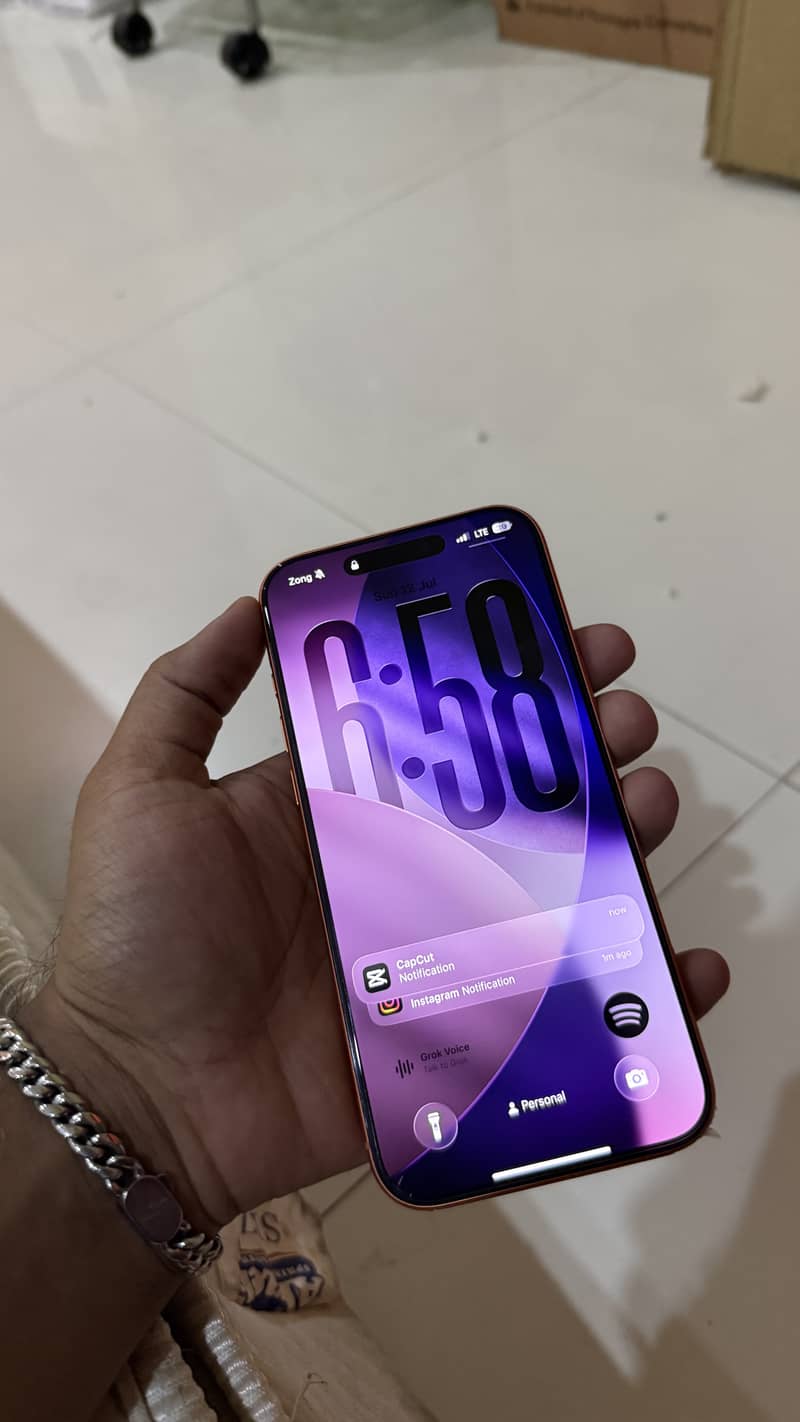 Apple iPhone 17 Pro Max 4