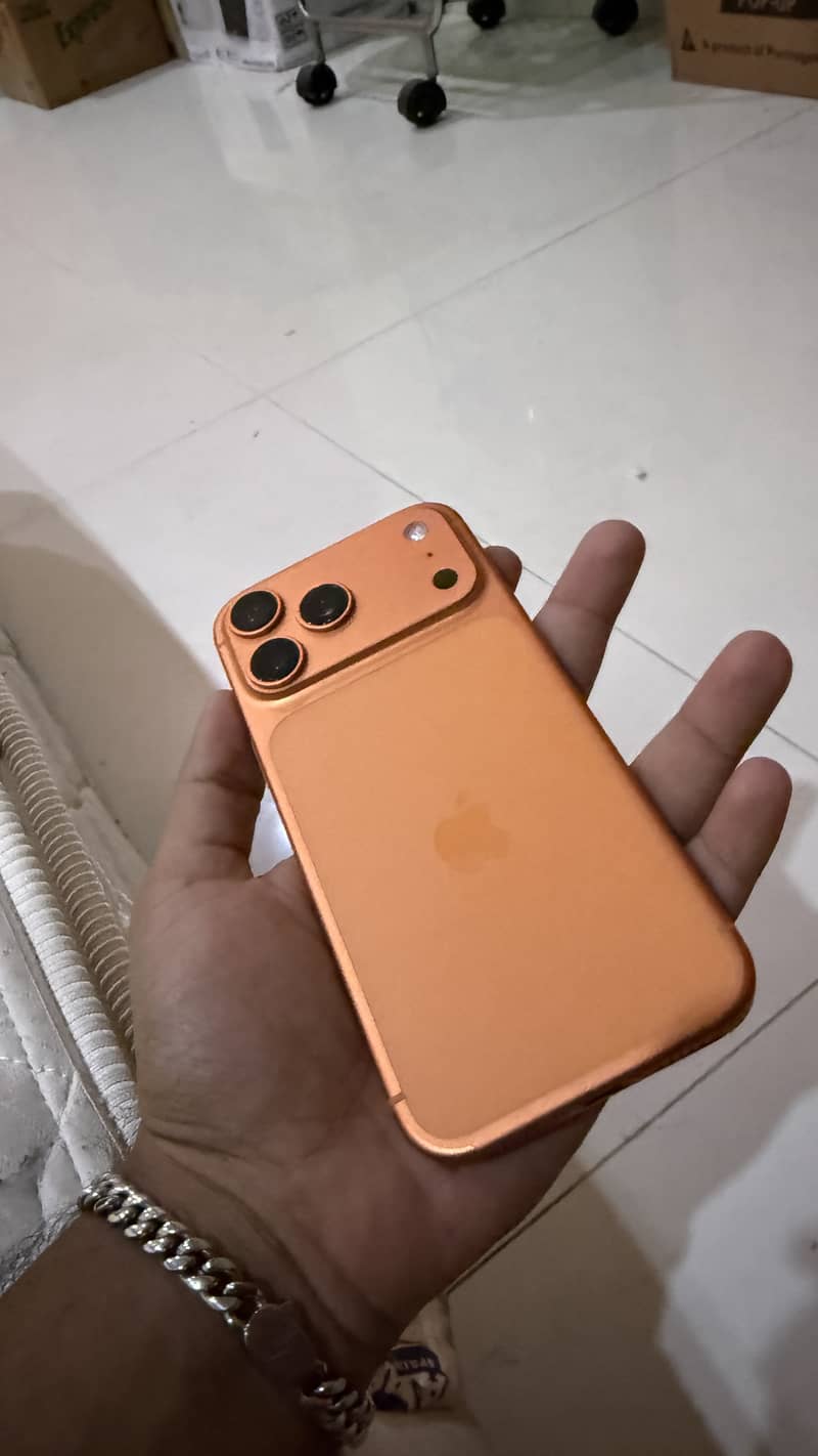 Apple iPhone 17 Pro Max 5