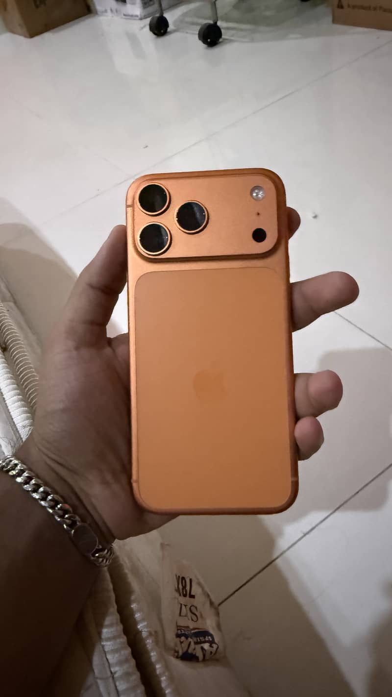 Apple iPhone 17 Pro Max 6