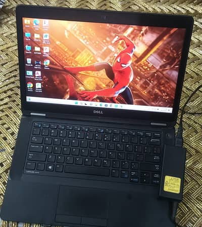 *Processor*: Intel Core i7 6th Gen 6600U - *RAM*: 16G-SSD 256