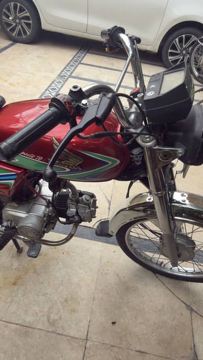 Honda 70 18 model first owner biometric on spot