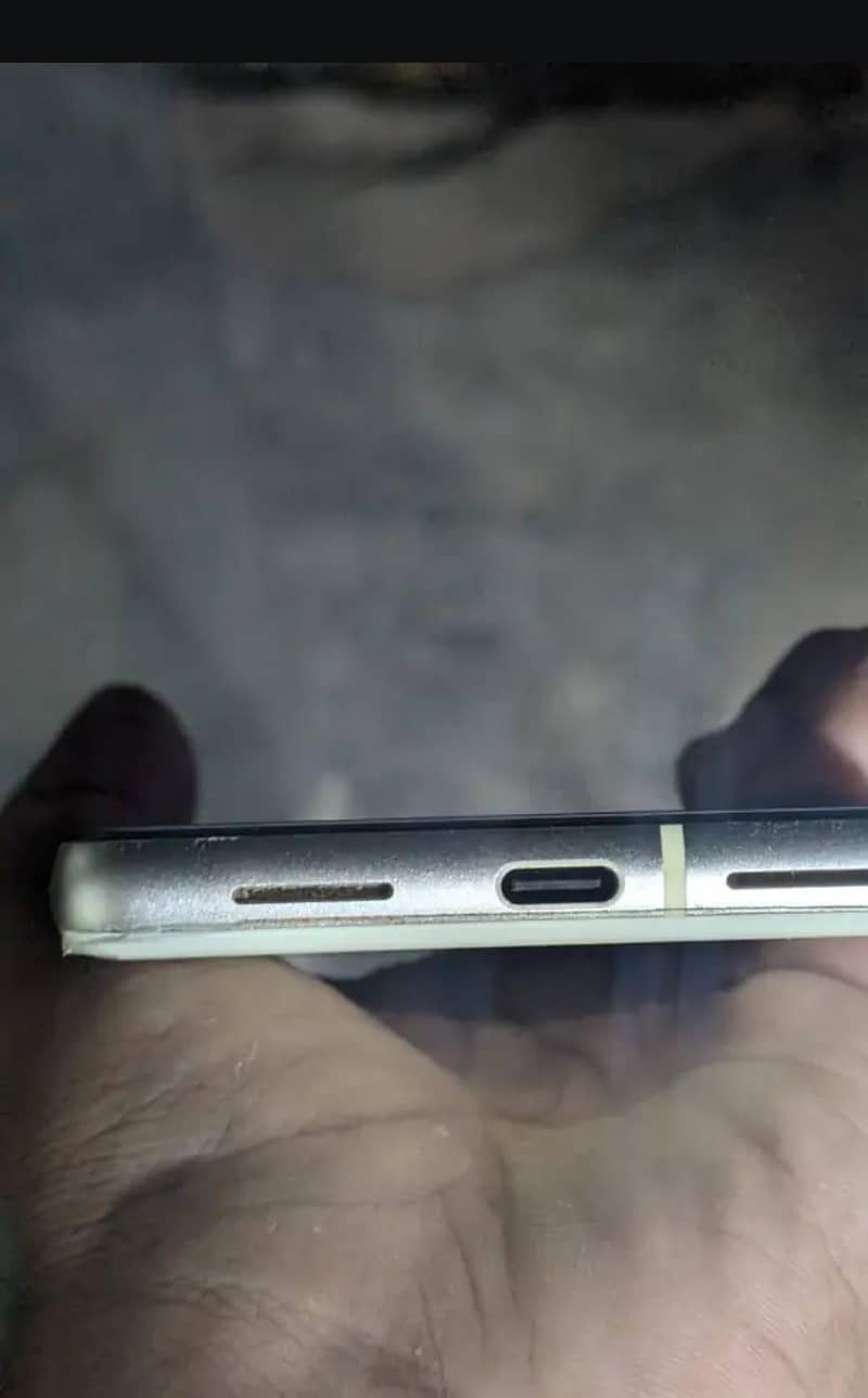 Google Pixel 7 4