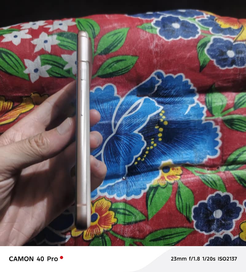 Google Pixel 8 4