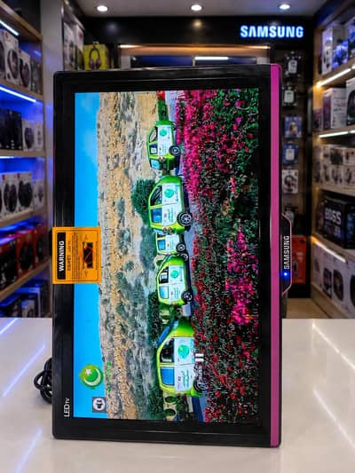 Samsung sound Max body 20" wide LED TV original remote +  stand