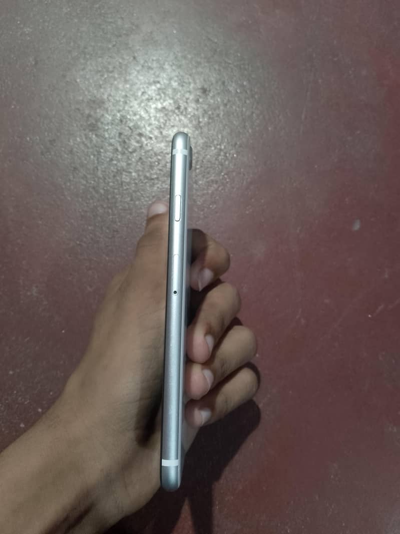 Apple iPhone SE 3