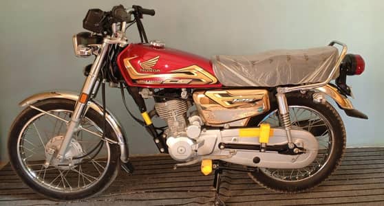 Honda 125s gold
