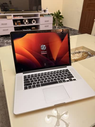Apple MacBook Pro (Early 2013) - 15"- Core i7 / 8GB RAM - NVIDIA 650M