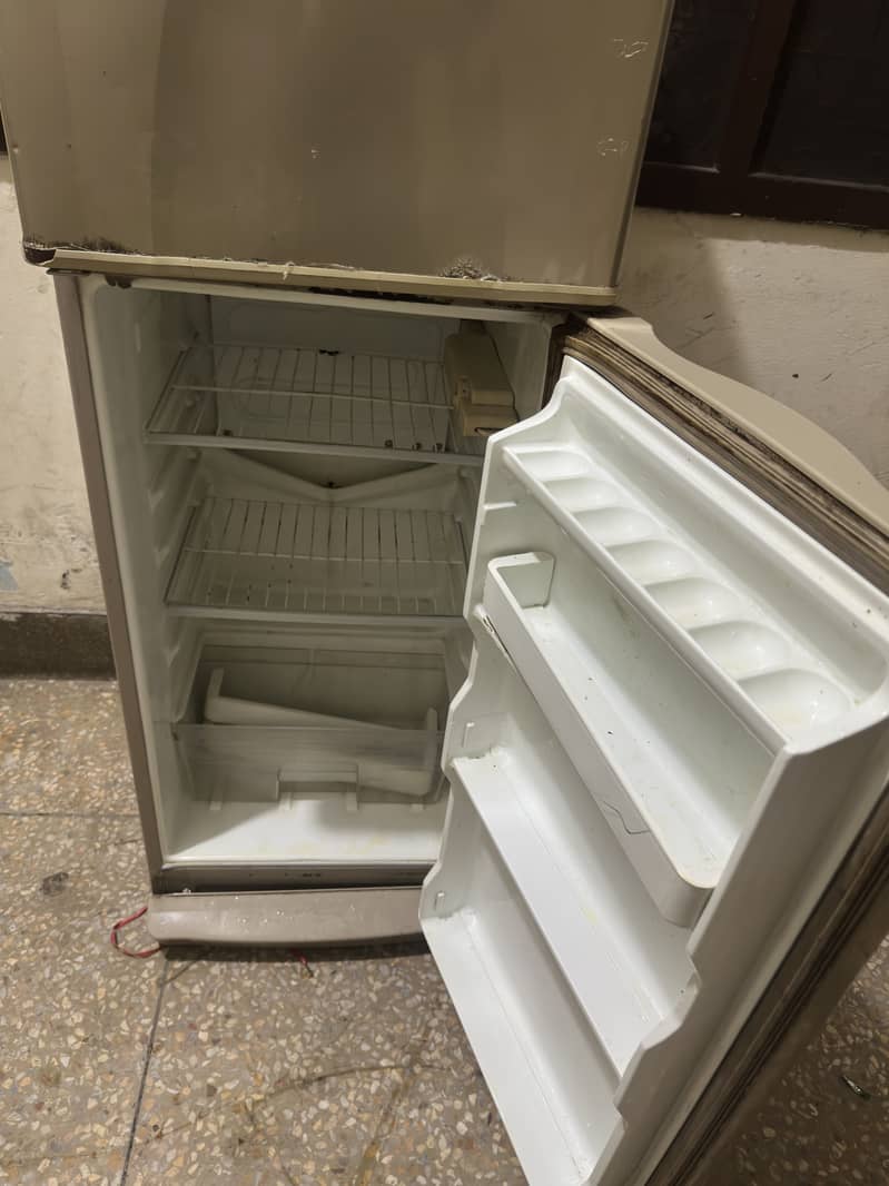 Dalance fridge small size 4