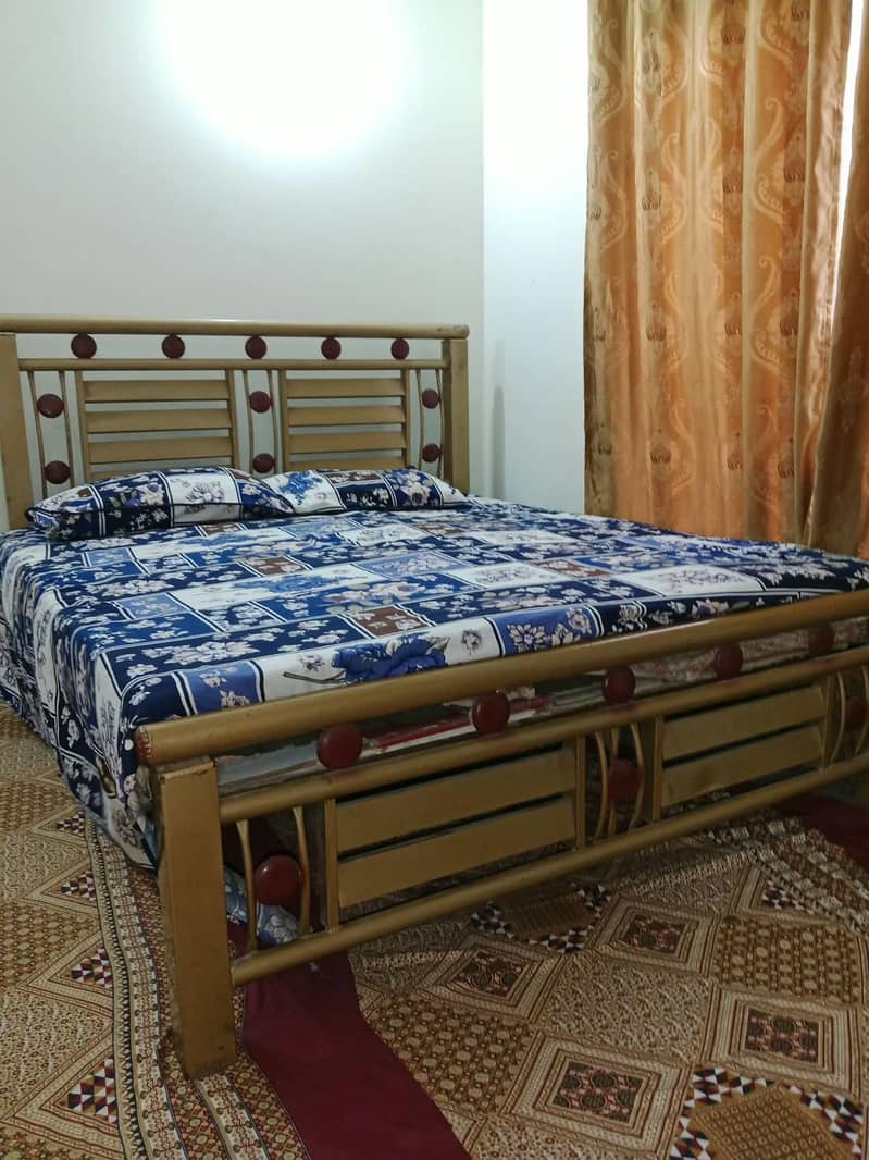Iron bed 0