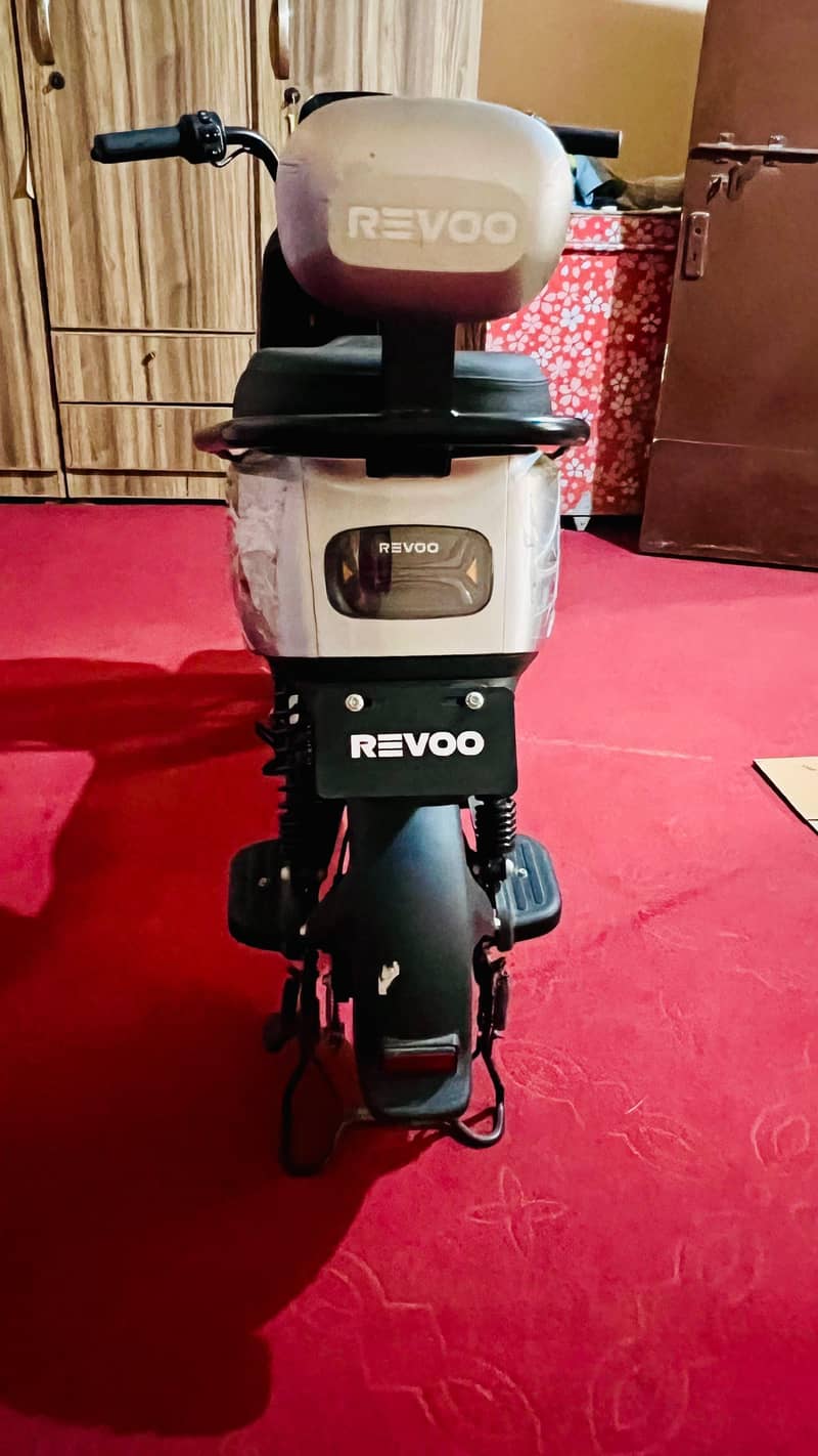Revooo 3