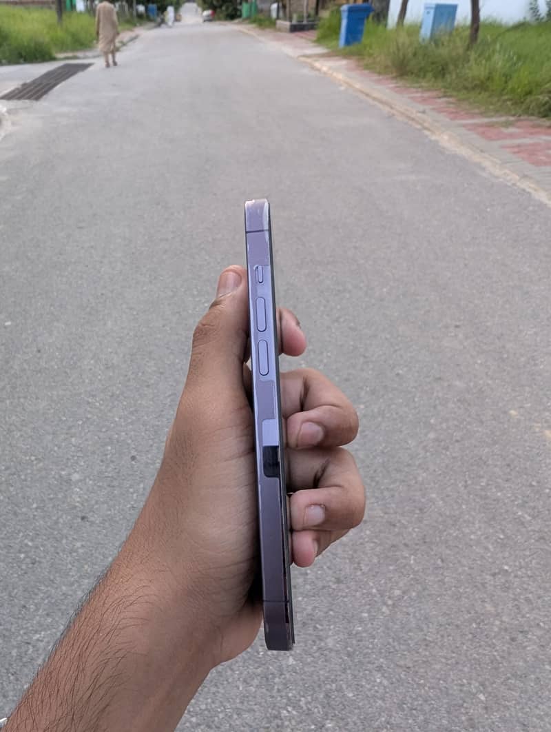 IPhone 14 Pro 4