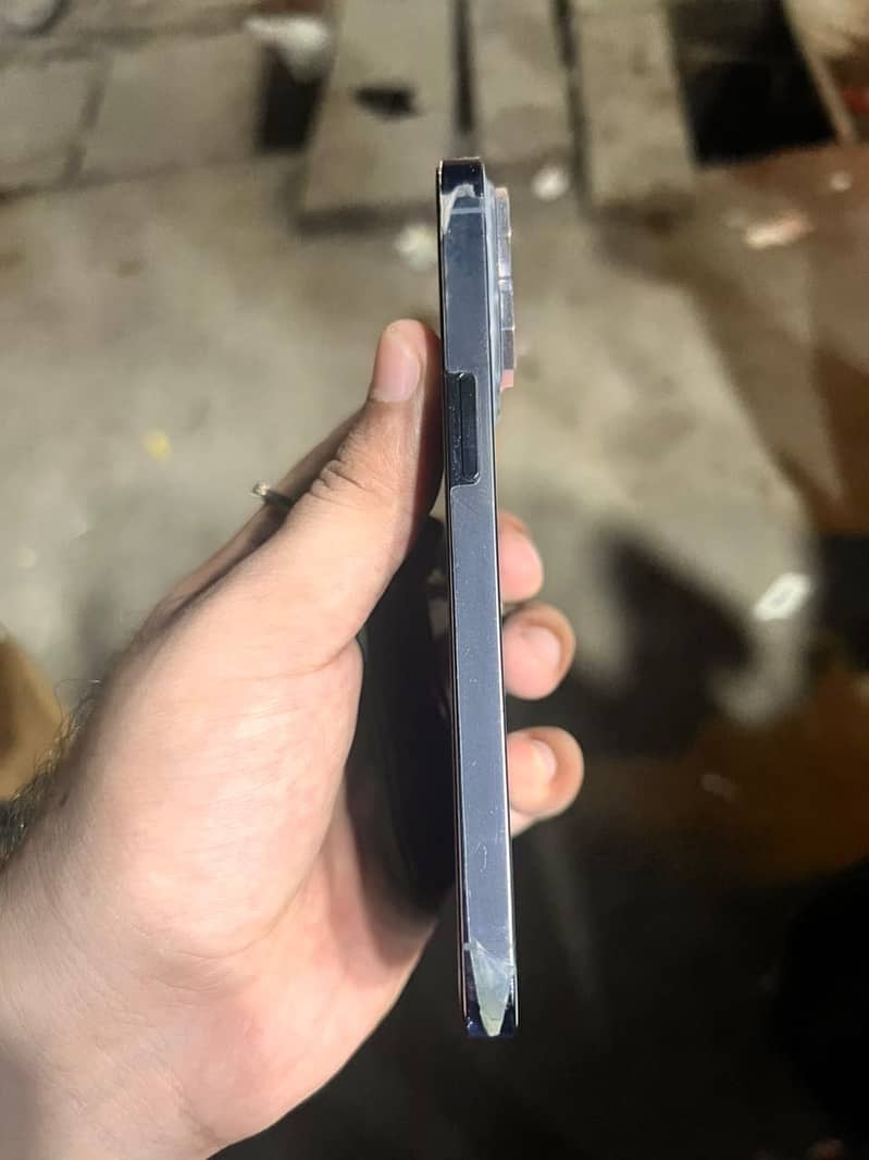 Apple iPhone 13 Pro 4