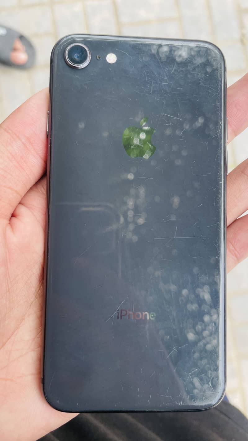 Apple iPhone 8 1