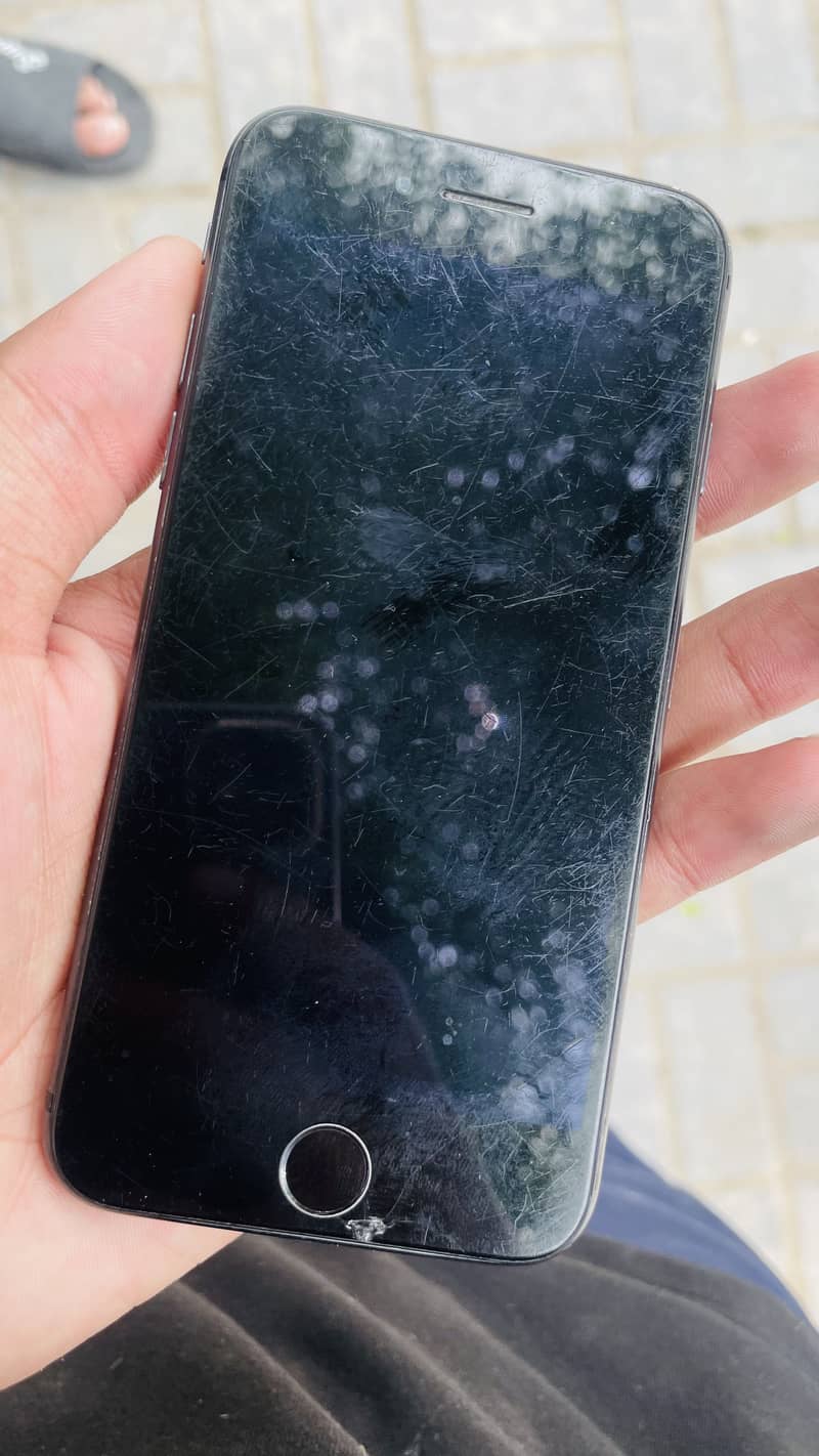 Apple iPhone 8 3