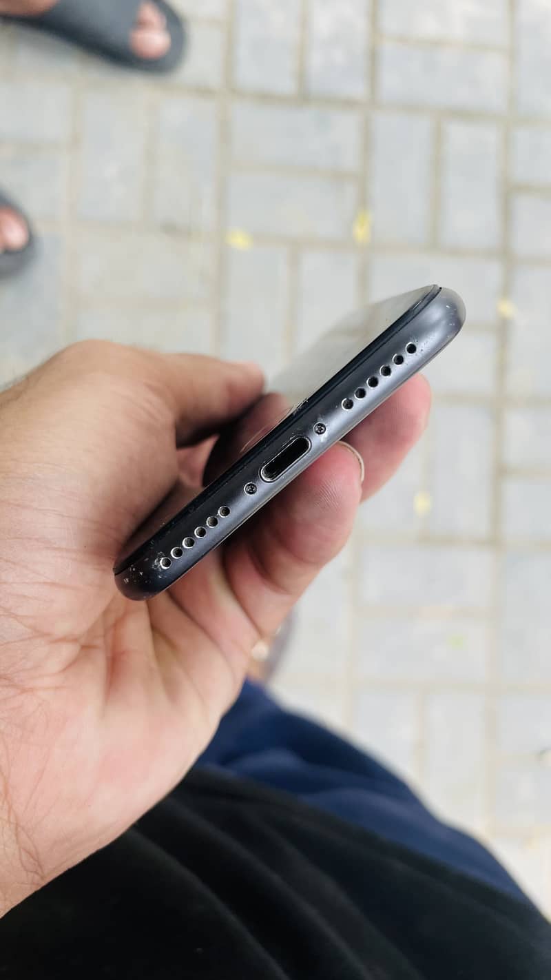 Apple iPhone 8 4
