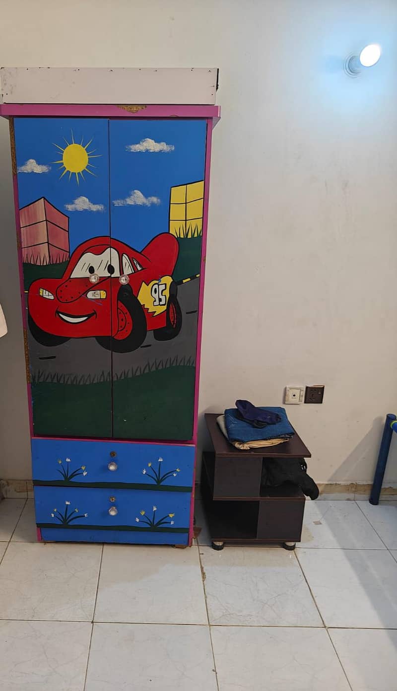 Almari good condition 0