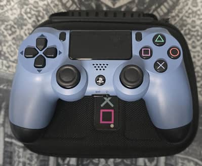 Playstation 4 Gen 1 Controller with Case