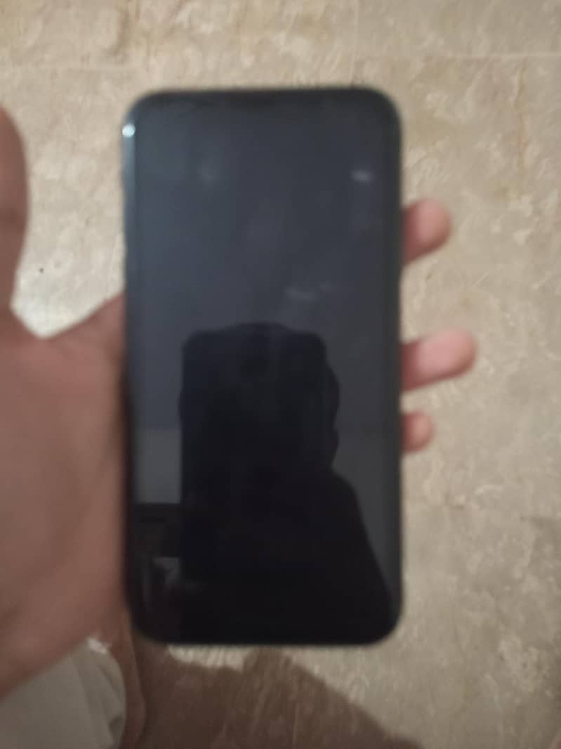 Apple iPhone 11 0