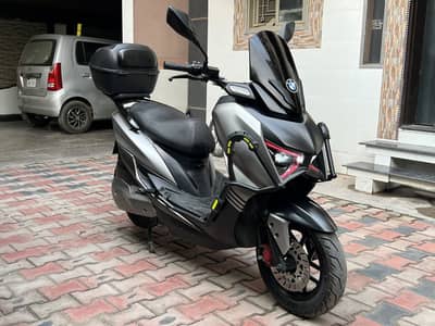 Revoo E52 brand new EV scooter urgent sale