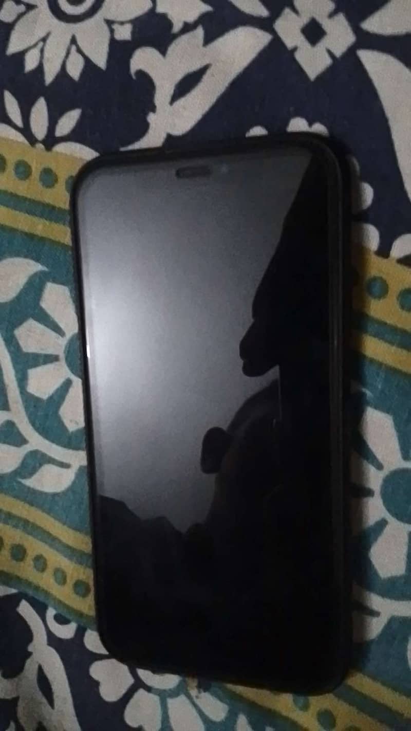 Apple iPhone 11 4