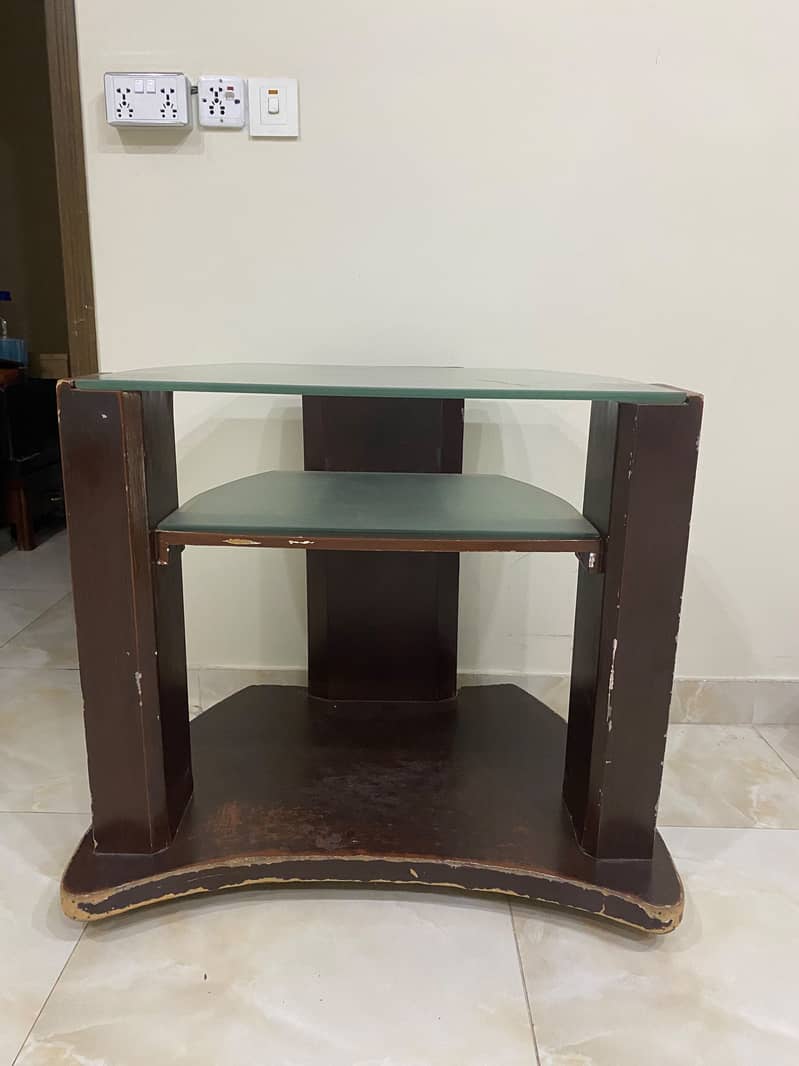 Computer table 0