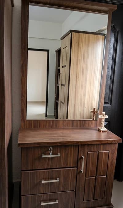 DRESSING TABLE FOR SALE