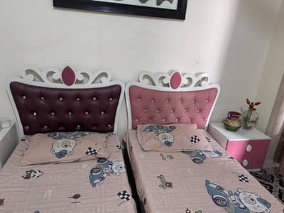 Single bed pair for kids with matresses