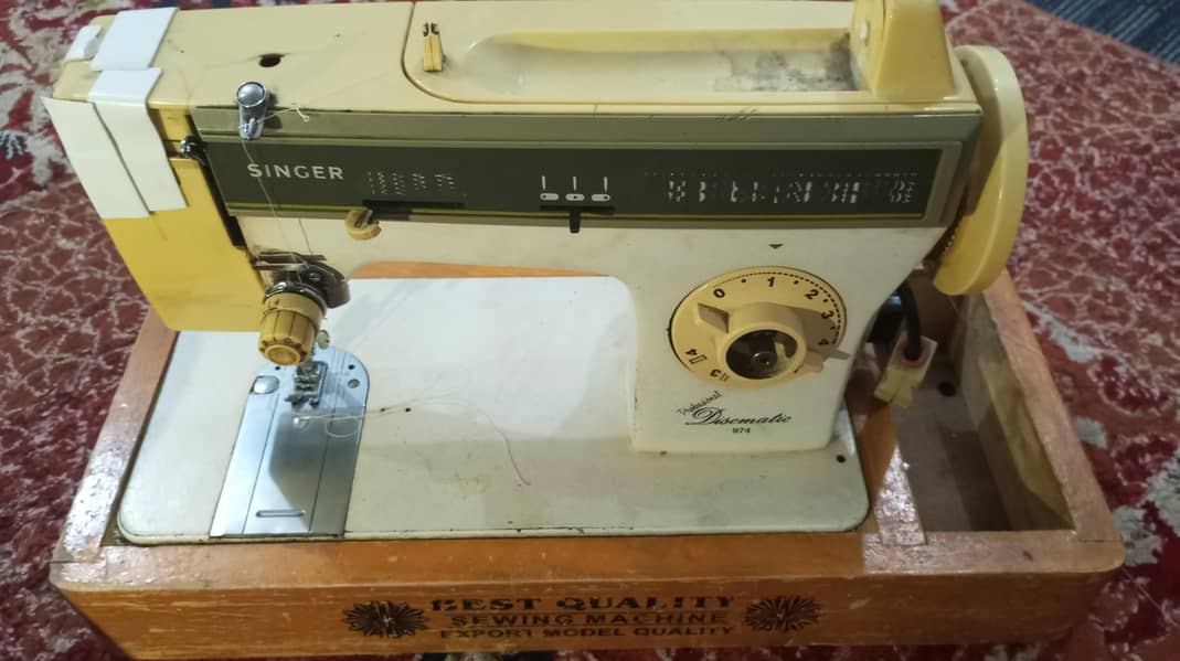SINGER SEWING MACHINE 3