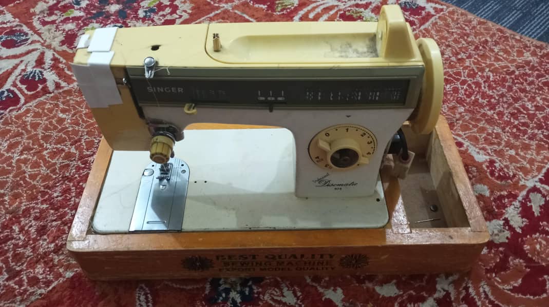 SINGER SEWING MACHINE 5