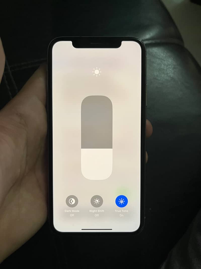 Apple iPhone X 4